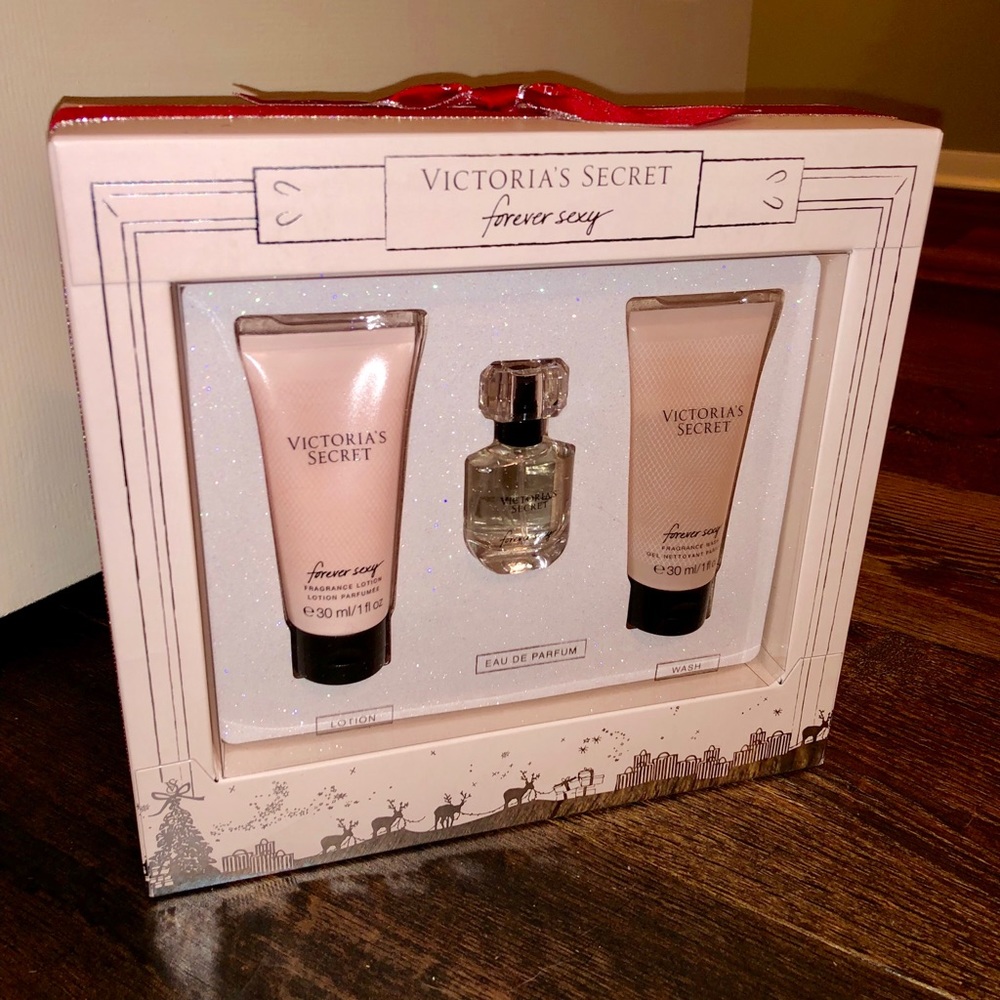 RETIRED VICTORIAS SECRET HOLIDAY FRAGRANCE SET✨
